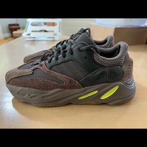 Adidas Yeezy Boost 700 V1 Mauve